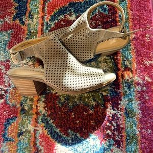 Cute Lucky Brand sandal/booties size 8